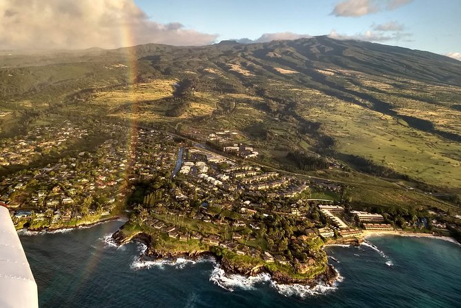 Maui Circle Island-PRIVATE-Air Tour for 2-5: Waterfalls & Lava! - Paia and the return toward Kahului