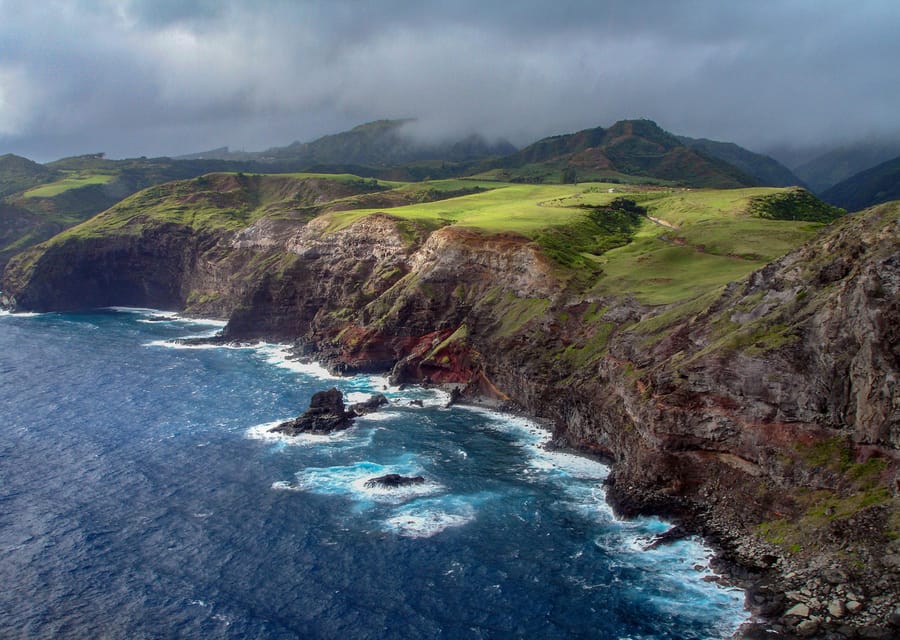 Maui: Waterfalls of West Maui and Molokai Helicopter Tour - Key details that shape the flight