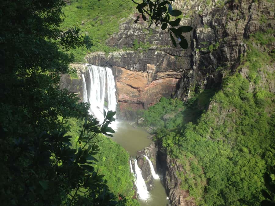Mauritius: Full Canyon Tamarind Falls 5-Hour Hike - Guides who add more than directions