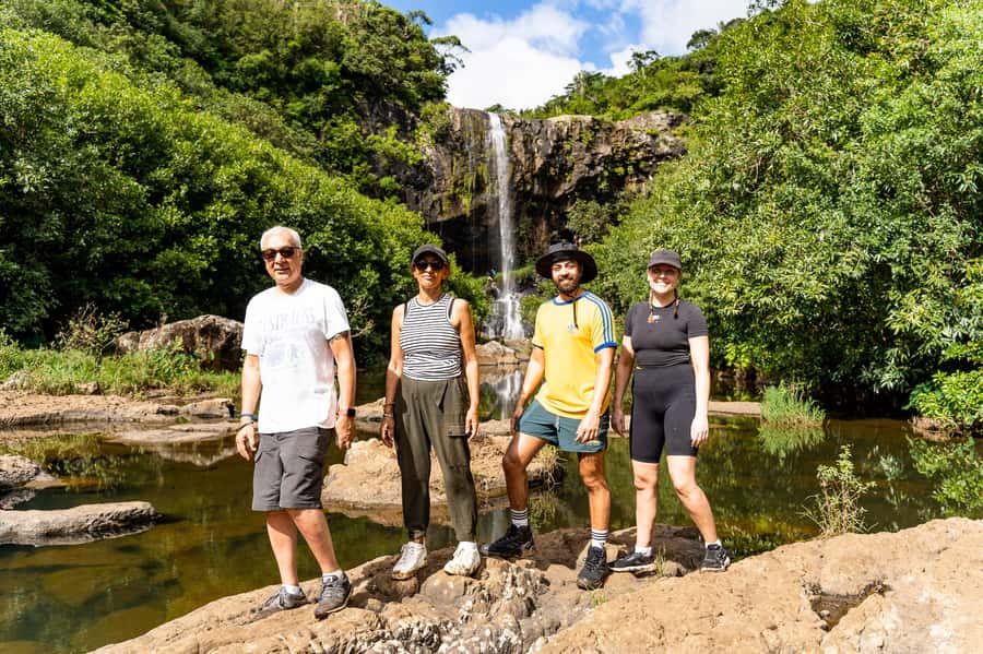 Mauritius: The Iconic Waterfalls hike + Mauritian picnic - A small Mauritian picnic on the trail