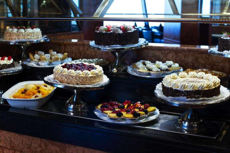 Mississauga: Niagara Falls Day Tours with Boat and Lunch - The seasonal Hornblower boat cruise