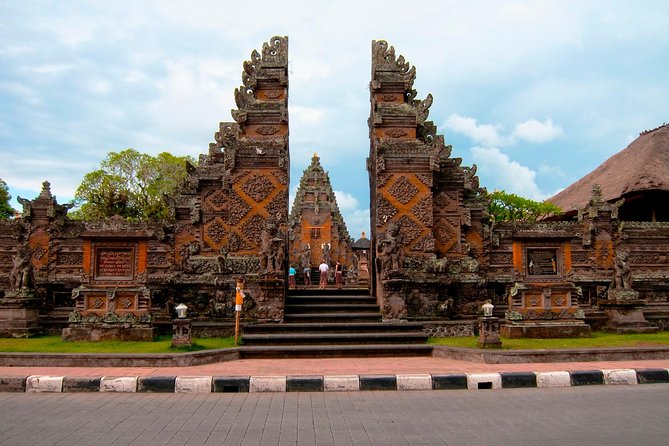 Monkey Forest, Ubud, Waterfall and Rice Terrace - Ubud Art Market and the choice to shop