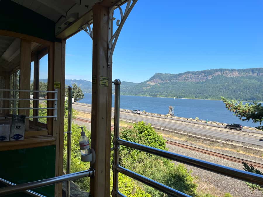 Multnomah Falls: Waterfall Corridor Hop-On Hop-Off Trolley - Key points to know before you go