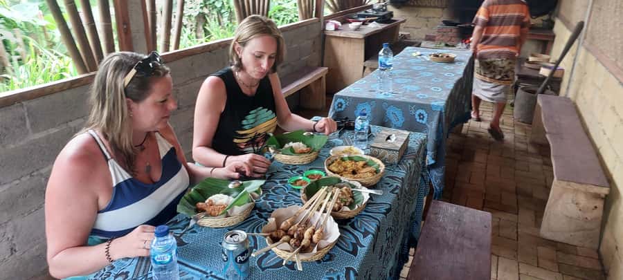 Munduk : Jungle Trekking,Canoeing,waterfall &authentic lunch - Traditional Lunch and the Optional Cooking Add-On