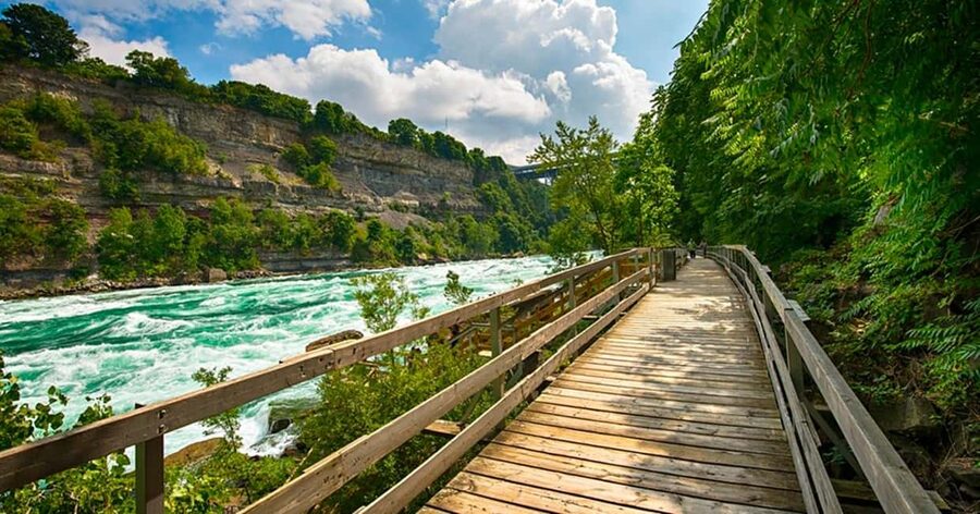 Niagara Falls: 5 Attraction Pass, WEGO Bus & Audio Guide - Collecting the pass at Table Rock Welcome Centre