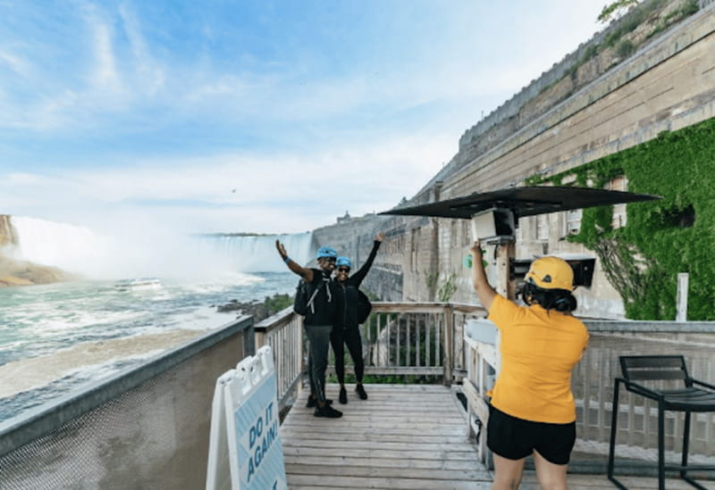 Niagara Falls, Canada: Early Bird Zip Line to The Falls - The morning route from Clifton Hill to the Falls