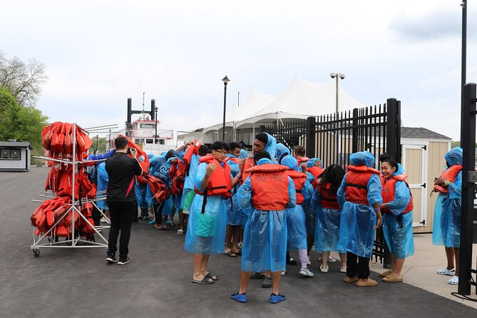 Niagara Falls Canada Open-Top (Wet) Jet Boat Tour - The real attraction is the Niagara Whirlpool