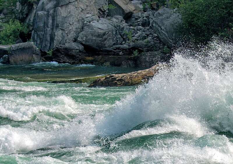 Niagara Falls, Canada: Sightseeing Tour with Boat Ride - A guide can make the short schedule work