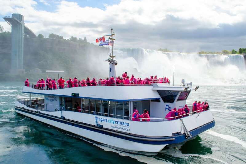 Niagara Falls, Canada: Sightseeing Tour with Boat Ride - What to wear and bring