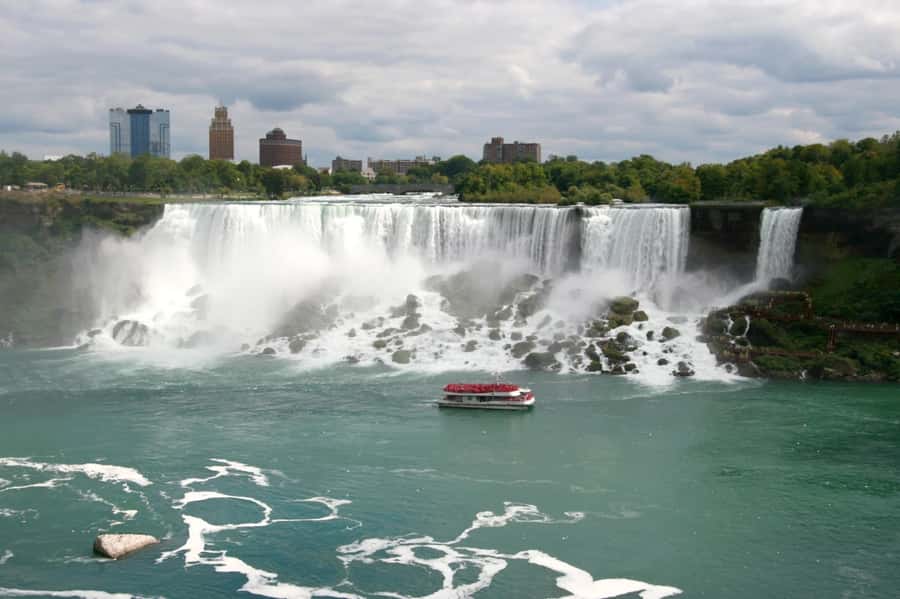 Niagara Falls Canada Tour from USA: Journey, Boat & Tower - Who will enjoy this Niagara Falls tour?