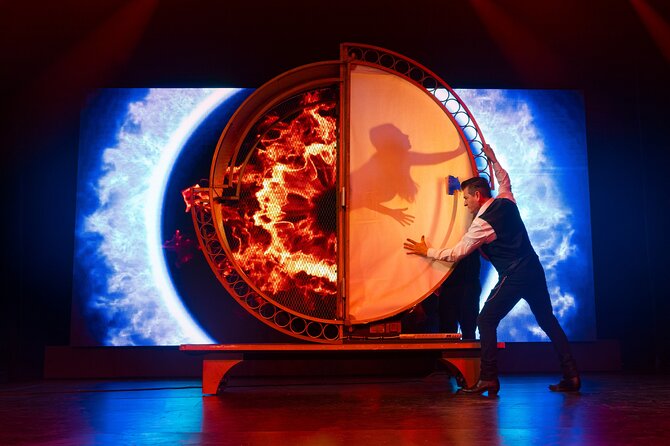 Niagara Falls, Canada: Wild Magic Show Ticket - The magic, comedy, and stagecraft