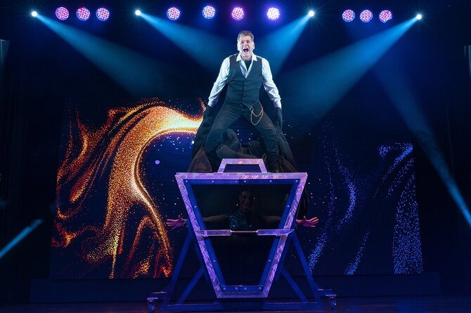 Niagara Falls, Canada: Wild Magic Show Ticket - Dinner, snacks, and drinks before the show