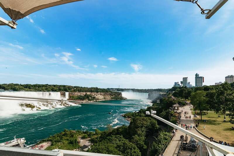 Niagara Falls, Canada: Zipline to The Falls - The van ride back up the hill