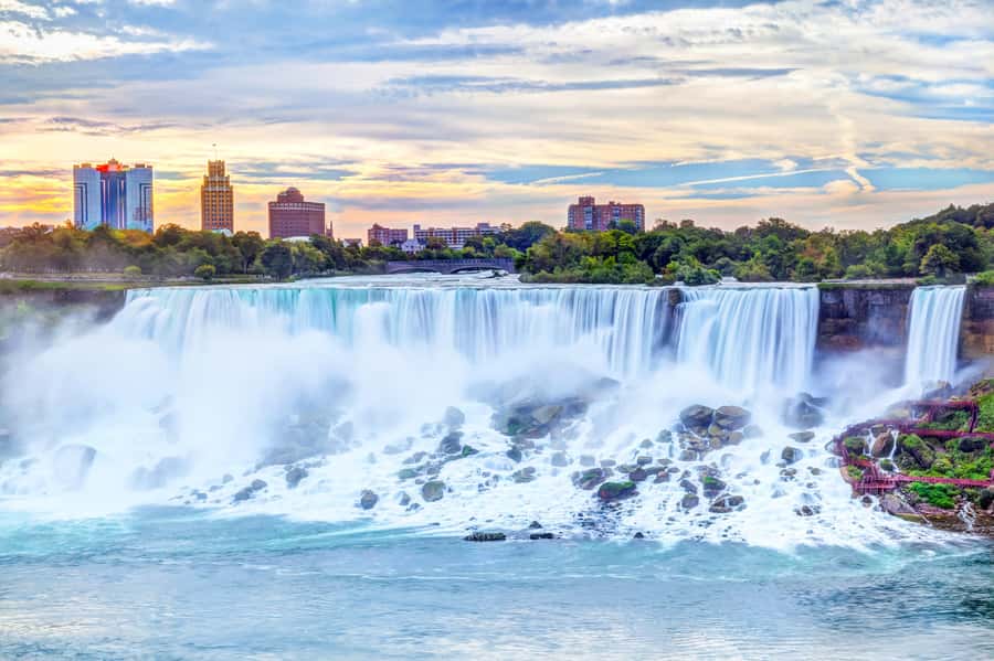 Niagara Falls: Canadian Side Day Trip with Maid of The Mist - Skylon Tower for the clearest overall view