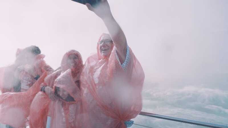 Niagara Falls: Day & Night Tour with Boat Ride and Dinner - Dinner at Table Rock comes with the right view