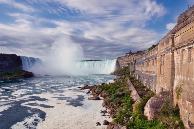Niagara Falls Day Tour from Toronto with Boat Cruise and Lunch - Four things to know before booking