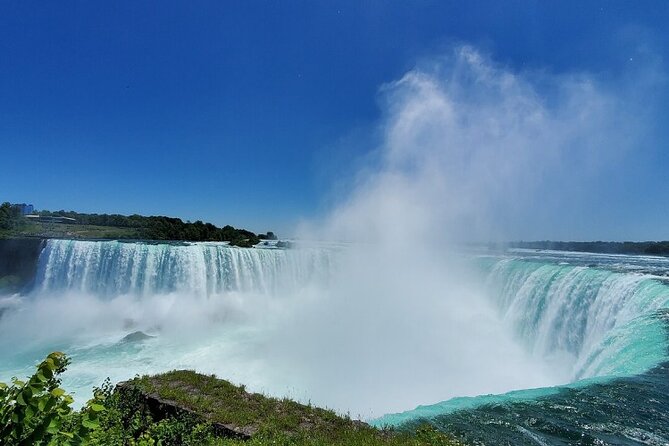 Niagara Falls Day Tour Includes Boat Cruise, Winery Stop & Lunch - Lunch above the falls