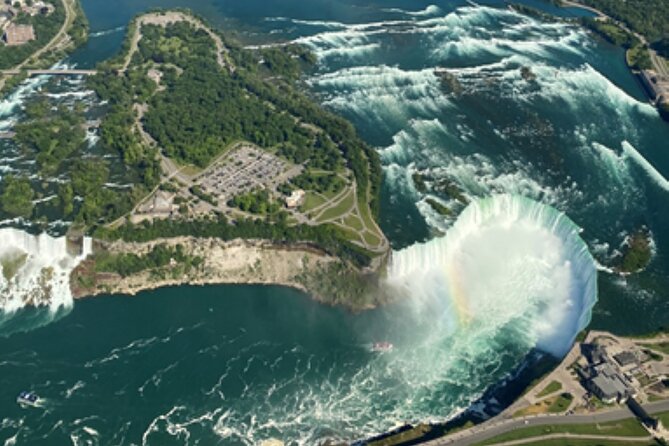 Niagara Falls Day Tour Includes Boat Cruise, Winery Stop & Lunch - The boat ride toward Horseshoe Falls
