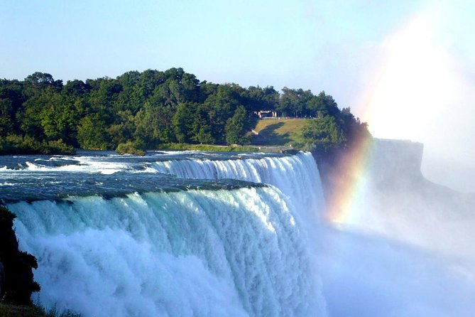 Niagara Falls Day Tour Includes Boat Cruise, Winery Stop & Lunch - What the day feels like in practice
