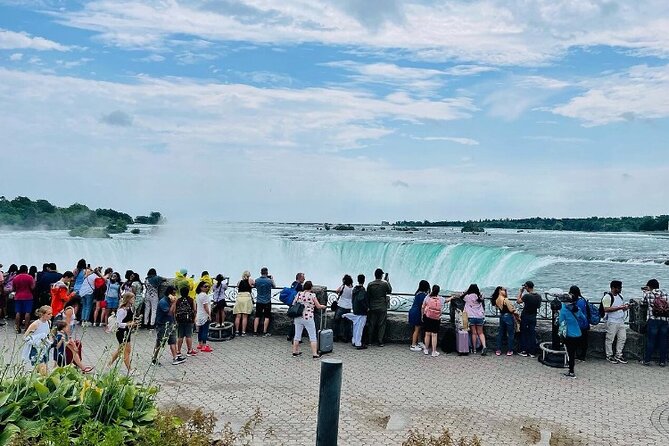 Niagara Falls Day Tour Includes Boat Cruise, Winery Stop & Lunch - The road to Niagara-on-the-Lake