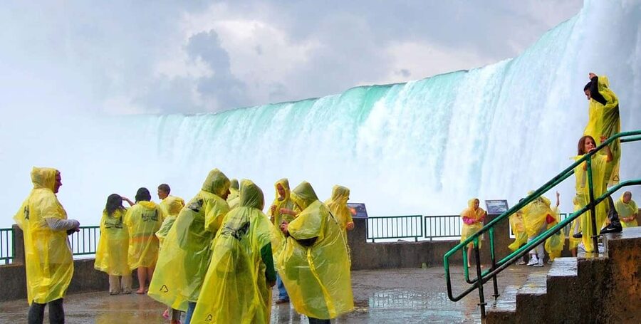 Niagara Falls: Day Tour with Boat & Journey Behind the Falls - How much guiding should you expect?
