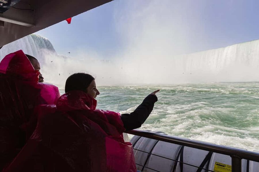 Niagara Falls: Early Access Boat & Journey Behind the Falls - A guided walk along the Canadian viewpoints