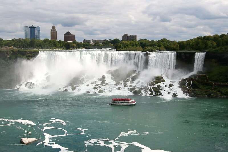 Niagara Falls, ON: Helicopter Ride with Boat & Skylon Lunch - Lunch at Skylon Tower