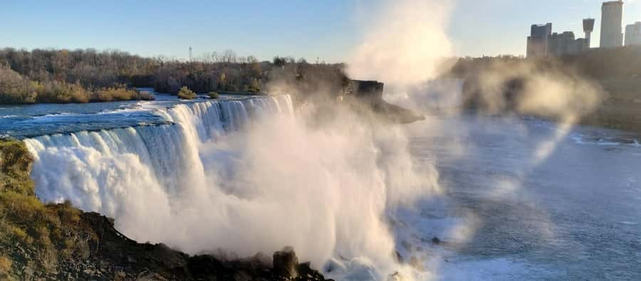 Niagara Falls: Private Guided Tour with Trolley Ride - What the guides add to the experience