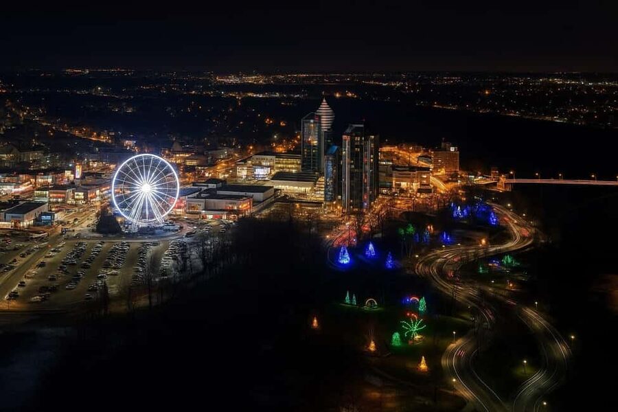 Niagara Falls: Skylon Tower, Fireworks & Walking Tour Canada - FAQ