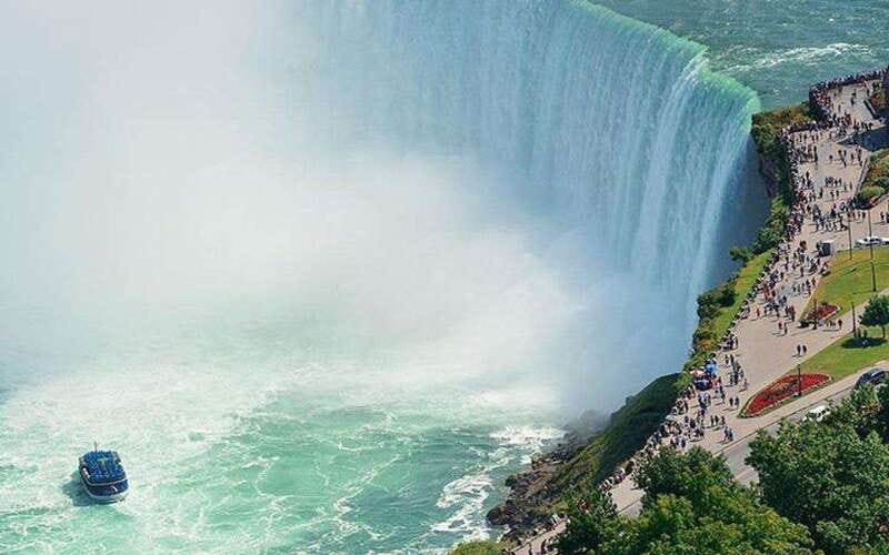 Niagara Falls Tour from Niagara Falls, Canada - One hour of free time at the Canadian Falls