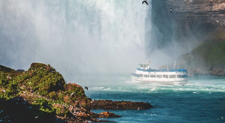 Niagara Falls USA All-American Small Group Tour - Prospect Point and the Maid of the Mist