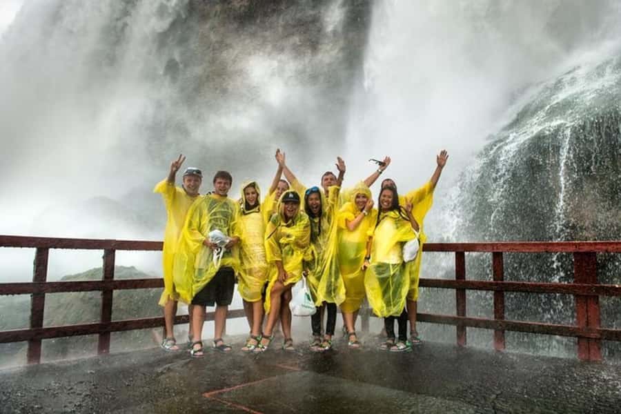 Niagara Falls USA: Cave of the Winds & Maid of the Mist Ride - Why this three-hour tour works well