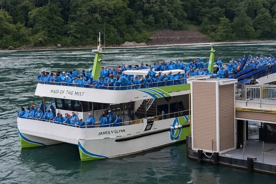 Niagara Falls USA: Niagara in a Glimpse with Boat & More - What the guide adds to the experience