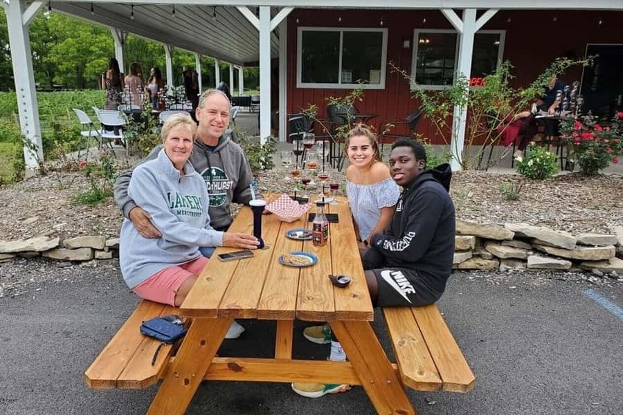 Niagara Falls: USA Small-Group Boutique Wine Tour - Savage@Woodcock and the rhythm of four tastings