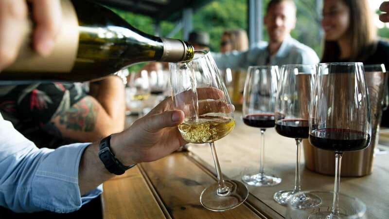 Niagara Falls: Winter Niagara Wine Tour with Transportation - Konzelmann Estates beside Lake Ontario