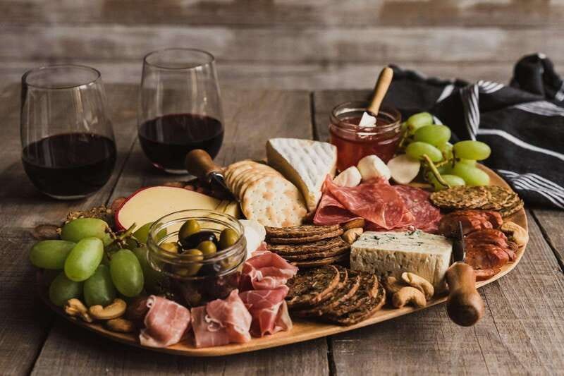 Niagara Falls: Winter Niagara Wine Tour with Transportation - How winter changes the day