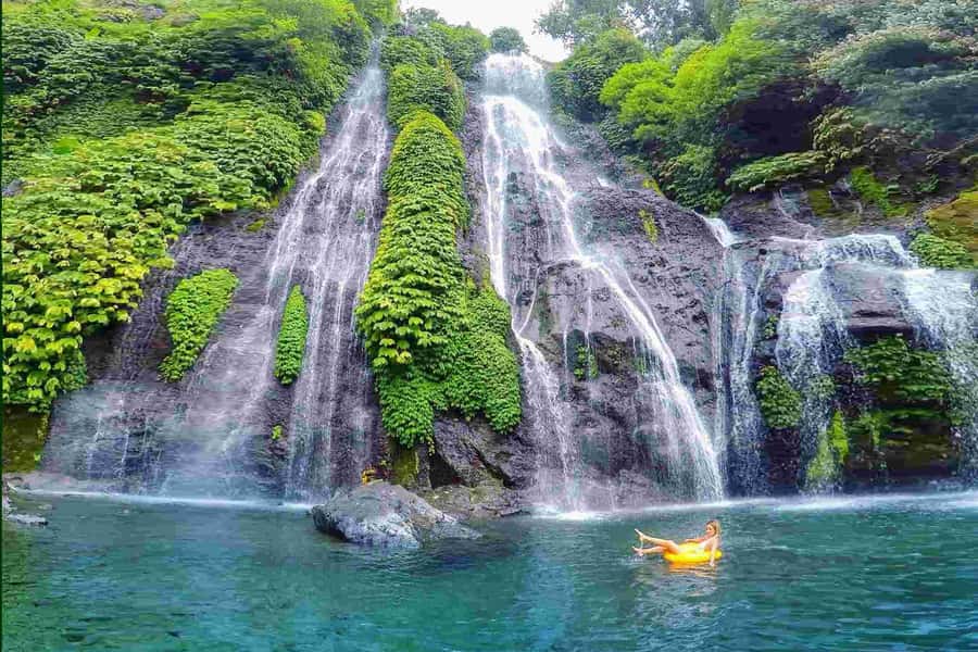 North Bali: Banyumala Waterfall and Ulun Danu Beratan Temple - Wanagiri Hidden Hills and its photo props