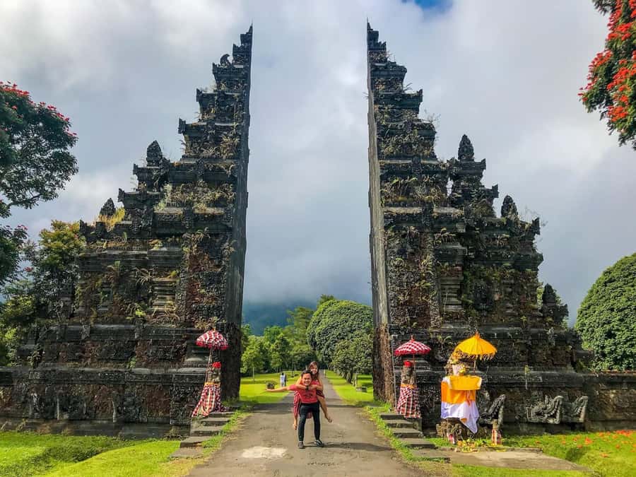North Bali: Banyumala Waterfall and Ulun Danu Beratan Temple - Handara Gate is photogenic, not ancient