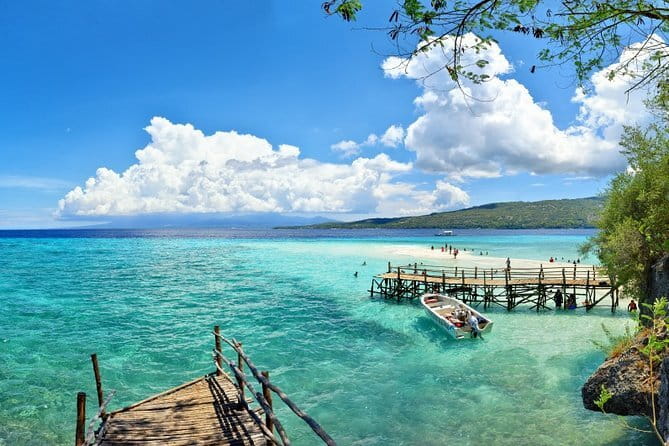 Oslob Whale Shark & Tumalog Waterfalls & Sumilon Sandbar - Waiting at BCD’s Place in Oslob