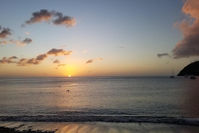 Pepper's Choice : Waterfalls, Sulphur Spa & Black Sand Beach - Pepper and Dante make the ride matter
