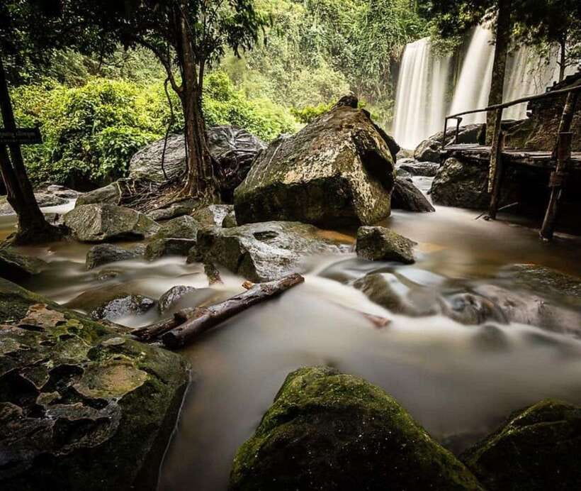 Phnom Kulen Waterfall & the Sacred 1000 Lingas (with Lunch) - Preah Ang Thom and the reclining Buddha