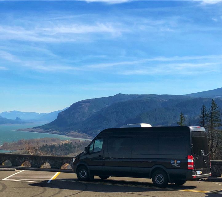Portland: Columbia River Gorge Waterfalls Morning Tour - Vista House and the Crown Point view