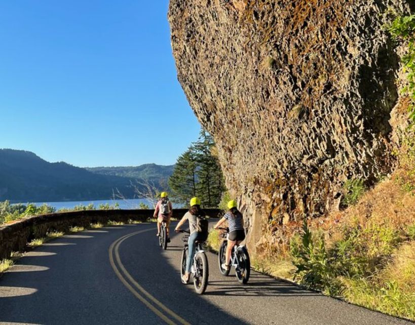Portland: E-Bike Tour at Multnomah Falls - Horsetail Falls starts the waterfall run