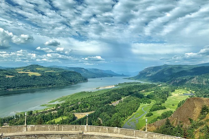 Portland Sightseeing Tour Including Columbia Gorge Waterfalls - Latourell Falls and the close-up waterfall experience