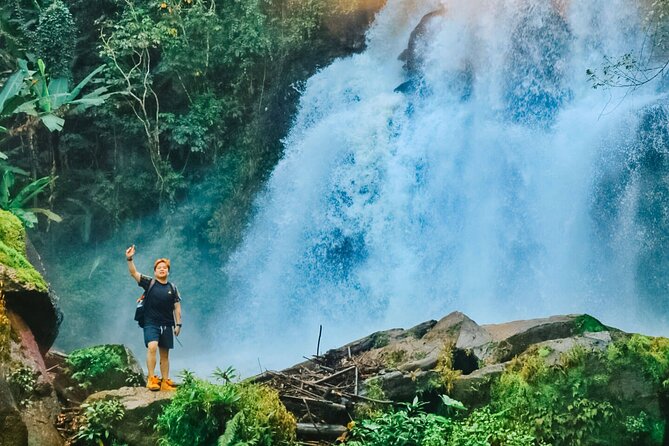 Private All-Inclusive Doi Inthanon & Pha Dok Siew Waterfall Tour - The Royal Twin Pagodas add polish and history