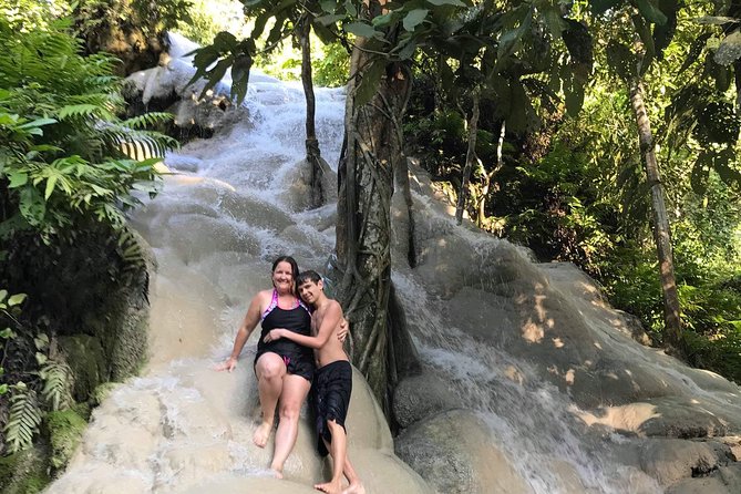 Private Chiang Mai Tour to Bua Thong Waterfalls and Ziplining - Starting at a local Chiang Mai market