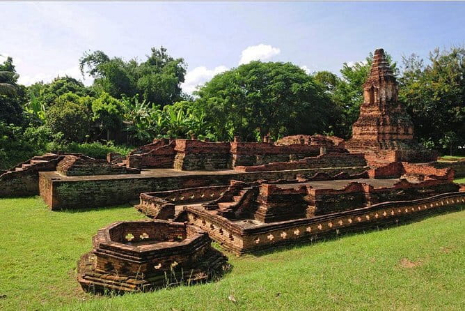 Private Doi Suthep Temple Handicraft Center and Sticky Waterfall - San Kamphaeng Road and the handicraft highway