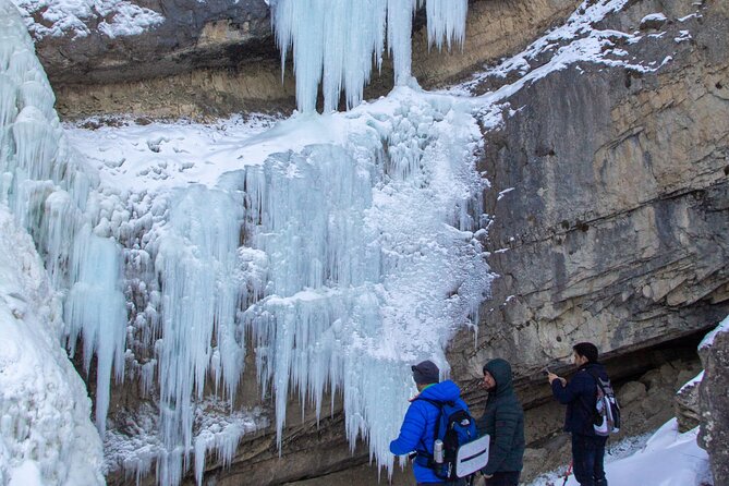Private Hike through Magic Valley to Laza waterfalls - Transport, timing, and winter planning
