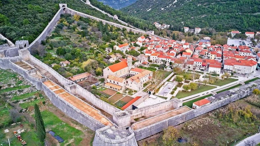 Private Mostar, Ston and Kravice Waterfalls - Costumizable - Border documents and useful packing advice