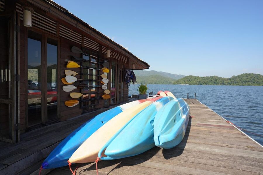 Private Sticky Waterfall & Floating Srilanna National Park - What the $120 price includes